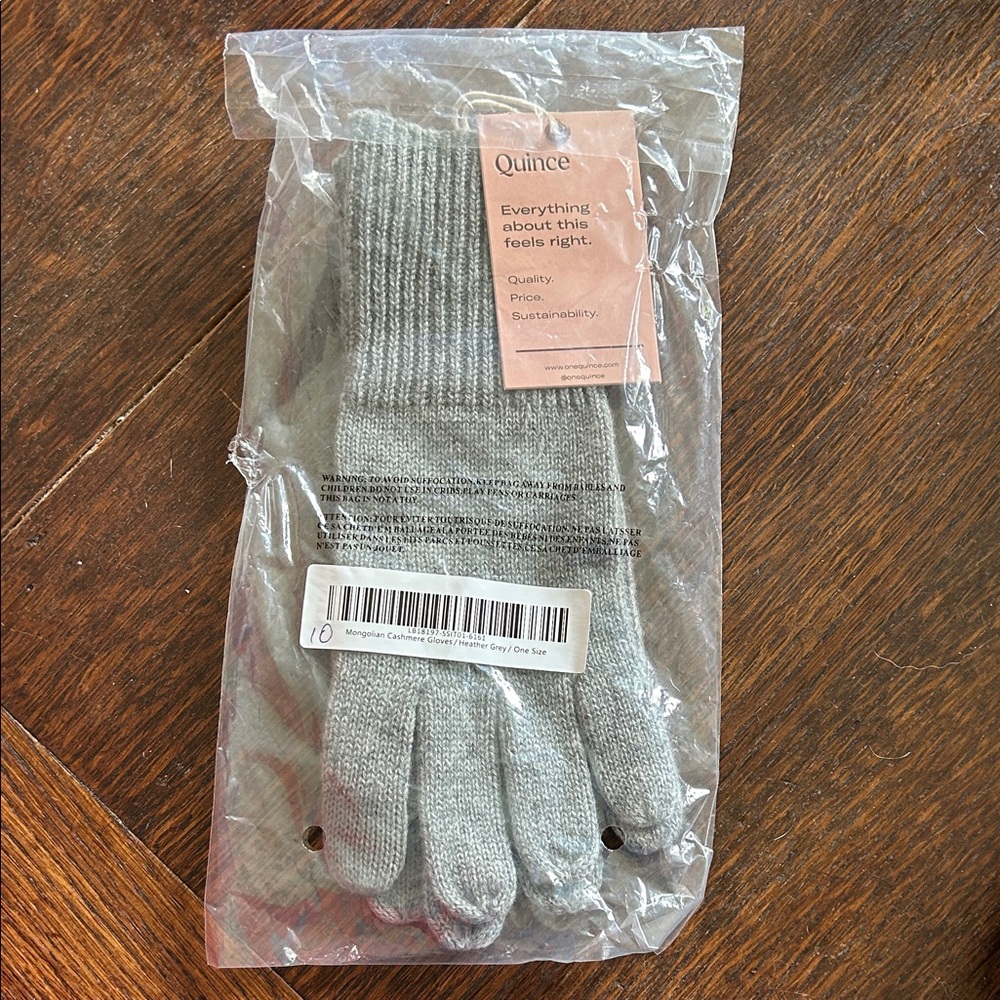 New Quince Mongolian Cashmere Grey Gloves